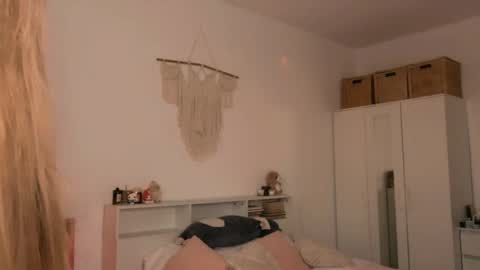 Snapshot of _loveliness_ chatting on 04/27/26, 03:10 Amanda mandy online show from 04/27/26, 03:10