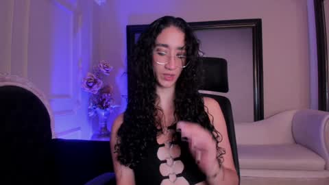 Snapshot of _luna_dupont_ chatting on 01/15/25, 11:19  Luna  online show from 01/15/25, 11:19