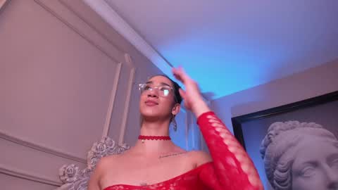 Snapshot of _luna_dupont_ chatting on 01/18/25, 02:33  Luna  online show from 01/18/25, 02:33