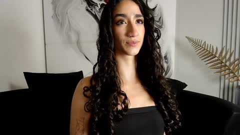 Snapshot of _luna_dupont_ chatting on 01/31/25, 12:50  Luna  online show from 01/31/25, 12:50