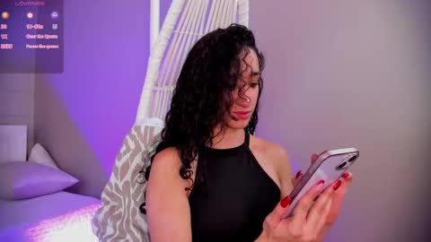 Snapshot of _luna_dupont_ chatting on 02/10/25, 05:52  Luna  online show from 02/10/25, 05:52