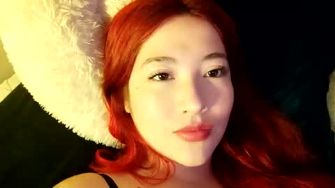 Snapshot of _lunaa__ chatting on 12/27/24, 12:29 _lunaa__ online show from 12/27/24, 12:29
