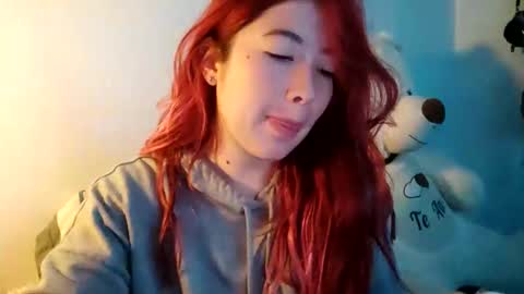 Snapshot of _lunaa__ chatting on 02/04/25, 02:17 _lunaa__ online show from 02/04/25, 02:17