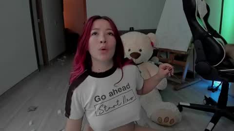 Snapshot of _lunaa__ chatting on 02/13/25, 05:48 _lunaa__ online show from 02/13/25, 05:48