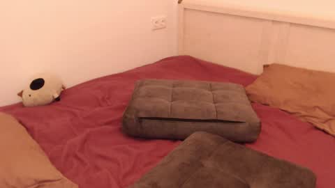 Snapshot of _lustica_ chatting on 02/15/25, 11:50 Anna online show from 02/15/25, 11:50