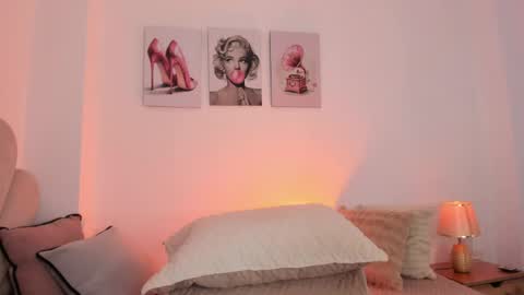 _luuciana_ online show from 05/01/26, 04:50