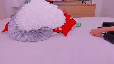 Lynna online show from 02/05/25, 02:40