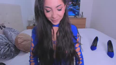 Lynna online show from 12/16/25, 10:04