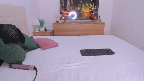 Lynna online show from 01/07/26, 10:45