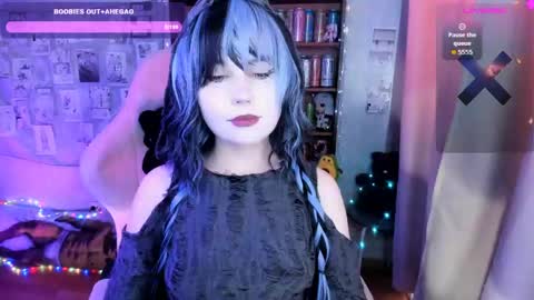 Snapshot of _m_o_n_s_t_e_r_e_n_e_r_g_y_ chatting on 04/27/26, 02:31 Mia online show from 04/27/26, 02:31