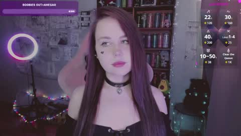 Snapshot of _m_o_n_s_t_e_r_e_n_e_r_g_y_ chatting on 05/19/26, 05:47 Mia online show from 05/19/26, 05:47