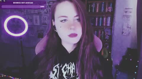 Snapshot of _m_o_n_s_t_e_r_e_n_e_r_g_y_ chatting on 06/15/26, 11:18 Mia online show from 06/15/26, 11:18