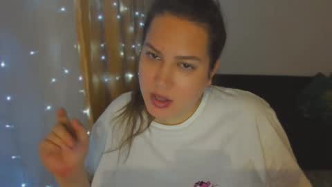 Snapshot of _madalexa_ chatting on 09/23/25, 12:35 Alexa online show from 09/23/25, 12:35