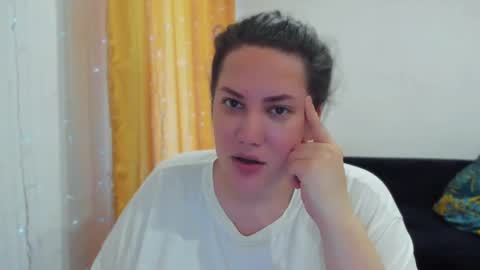 Snapshot of _madalexa_ chatting on 06/21/26, 03:25 Alexa online show from 06/21/26, 03:25