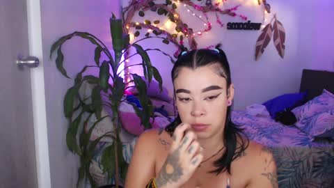 Snapshot of _marcela_wi chatting on 04/01/26, 10:18 Marce online show from 04/01/26, 10:18