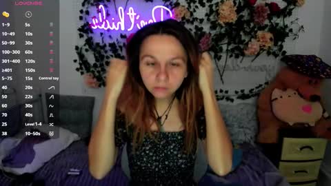 Scarlett online show from 12/01/25, 11:59