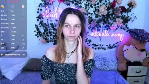 Scarlett online show from 12/04/25, 01:20