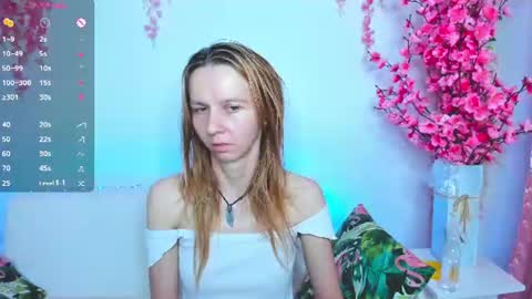 Snapshot of _mari_so chatting on 08/09/26, 02:33 Scarlett online show from 08/09/26, 02:33