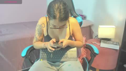 Snapshot of _maria_foxx_ chatting on 06/20/26, 04:43 Maria online show from 06/20/26, 04:43