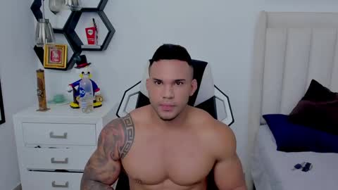 Snapshot of _matthew_santos_ chatting on 12/16/24, 10:40 _matthew_santos_ online show from 12/16/24, 10:40