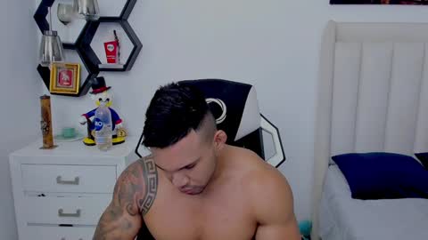 Snapshot of _matthew_santos_ chatting on 12/17/24, 11:17 _matthew_santos_ online show from 12/17/24, 11:17