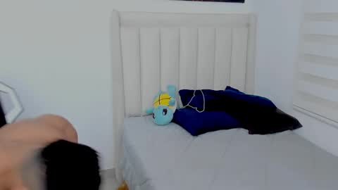 Snapshot of _matthew_santos_ chatting on 12/27/24, 01:22 _matthew_santos_ online show from 12/27/24, 01:22