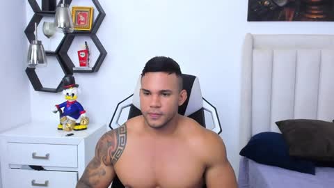 Snapshot of _matthew_santos_ chatting on 01/17/25, 12:53 _matthew_santos_ online show from 01/17/25, 12:53