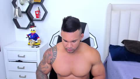 Snapshot of _matthew_santos_ chatting on 01/20/25, 10:59 _matthew_santos_ online show from 01/20/25, 10:59