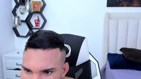 Snapshot of _matthew_santos_ chatting on 01/21/25, 11:13 _matthew_santos_ online show from 01/21/25, 11:13