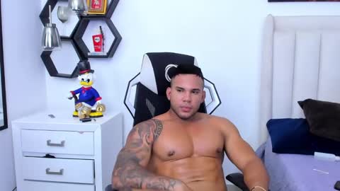 Snapshot of _matthew_santos_ chatting on 01/22/25, 02:04 _matthew_santos_ online show from 01/22/25, 02:04