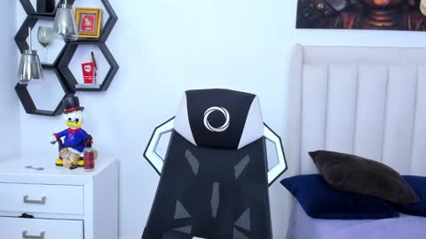 Snapshot of _matthew_santos_ chatting on 01/24/25, 12:31 _matthew_santos_ online show from 01/24/25, 12:31