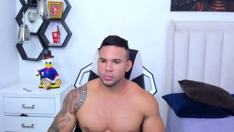 Snapshot of _matthew_santos_ chatting on 01/24/25, 09:37 _matthew_santos_ online show from 01/24/25, 09:37