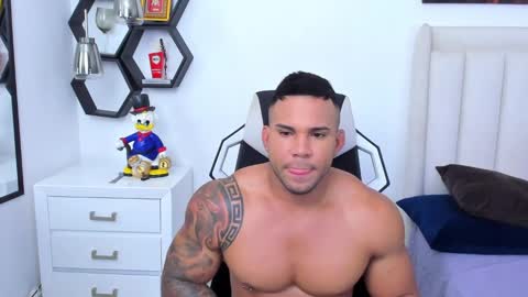 Snapshot of _matthew_santos_ chatting on 01/26/25, 03:06 _matthew_santos_ online show from 01/26/25, 03:06