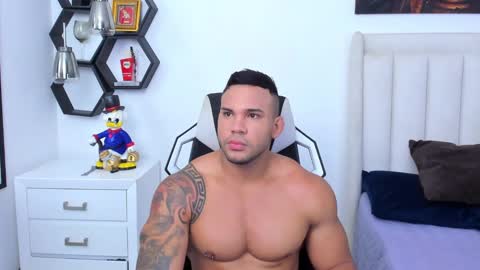 Snapshot of _matthew_santos_ chatting on 01/27/25, 10:06 _matthew_santos_ online show from 01/27/25, 10:06