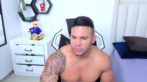 Snapshot of _matthew_santos_ chatting on 02/03/25, 10:03 _matthew_santos_ online show from 02/03/25, 10:03