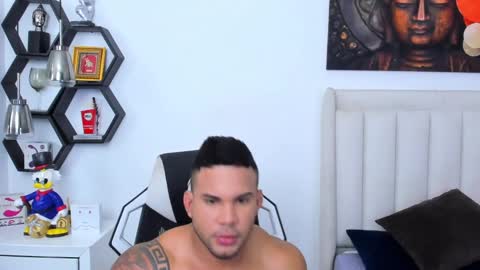 Snapshot of _matthew_santos_ chatting on 02/08/25, 12:06 _matthew_santos_ online show from 02/08/25, 12:06