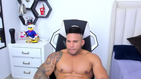 Snapshot of _matthew_santos_ chatting on 02/08/25, 11:24 _matthew_santos_ online show from 02/08/25, 11:24