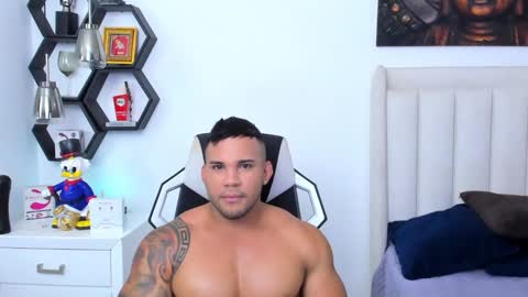 Snapshot of _matthew_santos_ chatting on 02/19/25, 08:31 _matthew_santos_ online show from 02/19/25, 08:31