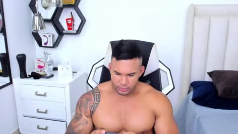 Snapshot of _matthew_santos_ chatting on 02/28/25, 03:15 _matthew_santos_ online show from 02/28/25, 03:15