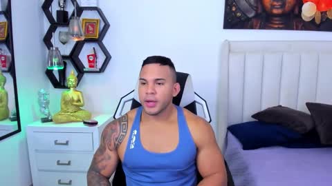 Snapshot of _matthew_santos_ chatting on 09/16/25, 08:32 _matthew_santos_ online show from 09/16/25, 08:32