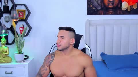 Snapshot of _matthew_santos_ chatting on 10/30/25, 10:32 _matthew_santos_ online show from 10/30/25, 10:32