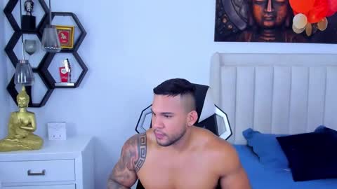 Snapshot of _matthew_santos_ chatting on 11/10/25, 09:36 _matthew_santos_ online show from 11/10/25, 09:36