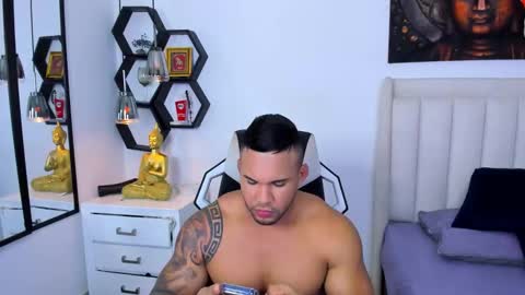 Snapshot of _matthew_santos_ chatting on 02/12/26, 02:39 _matthew_santos_ online show from 02/12/26, 02:39