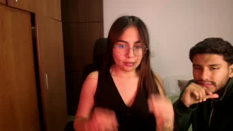 Snapshot of _maxxx1_ chatting on 06/12/26, 02:32 max and abby online show from 06/12/26, 02:32