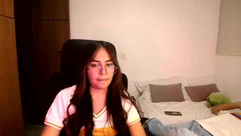 Snapshot of _maxxx1_ chatting on 06/17/26, 11:16 max and abby online show from 06/17/26, 11:16