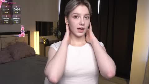 Elva and Kate  online show from 02/11/26, 06:29