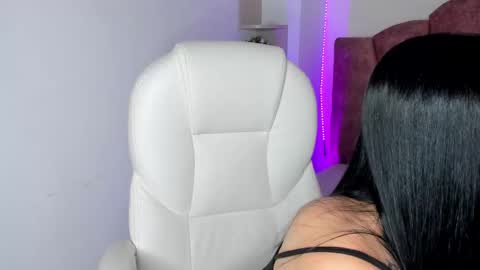 Snapshot of _meel_ chatting on 10/16/25, 12:06 Meel online show from 10/16/25, 12:06
