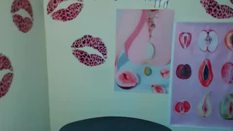 Susie online show from 11/17/25, 01:17