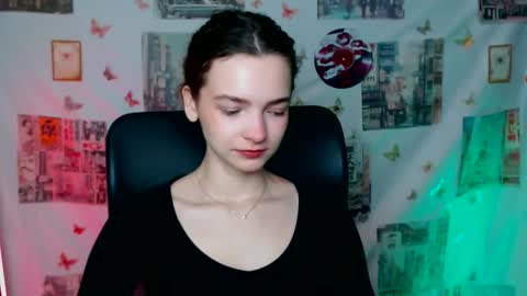 Susie online show from 04/14/26, 06:52