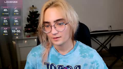 _meow_neko_ online show from 12/22/25, 06:10